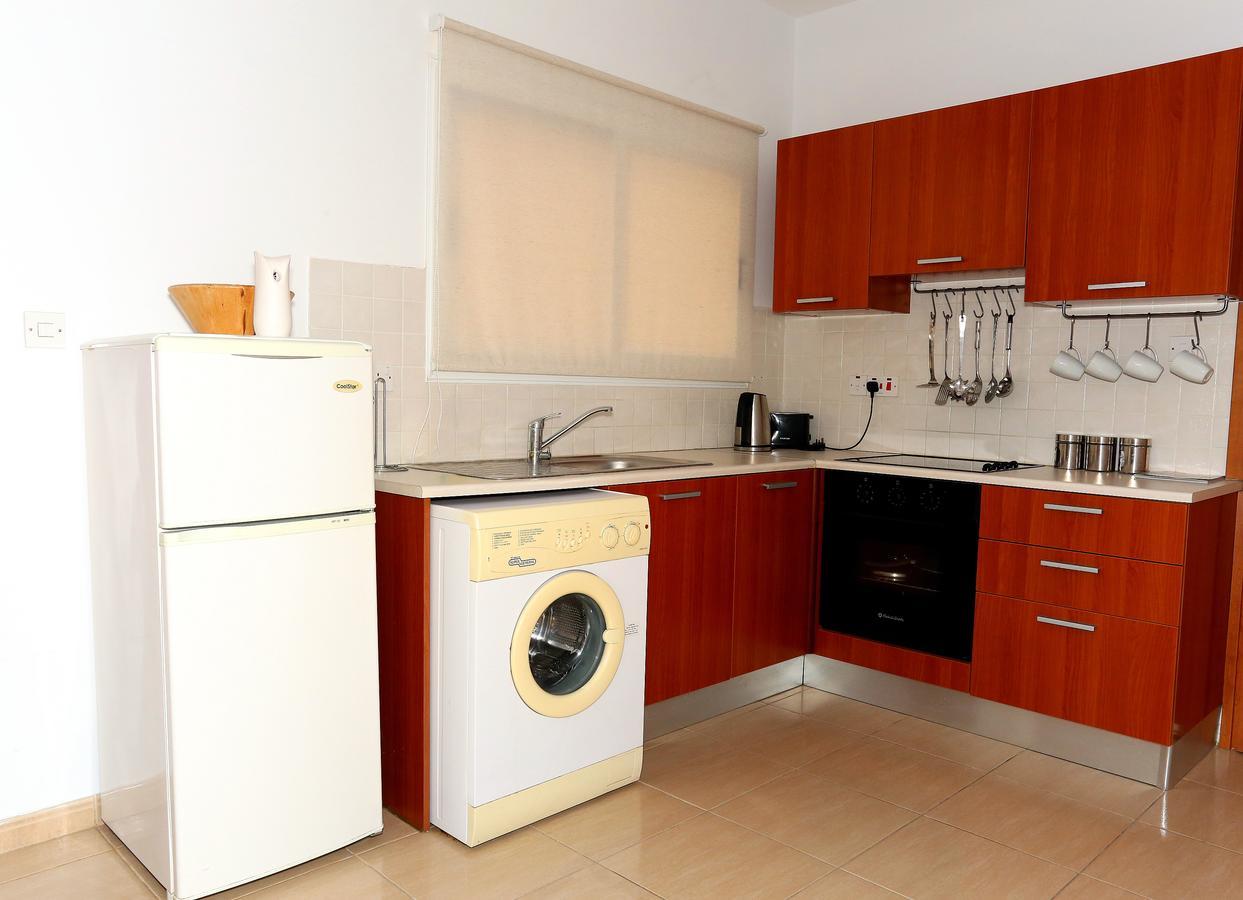 Penelope Court Apartment 102 ラルナカ エクステリア 写真